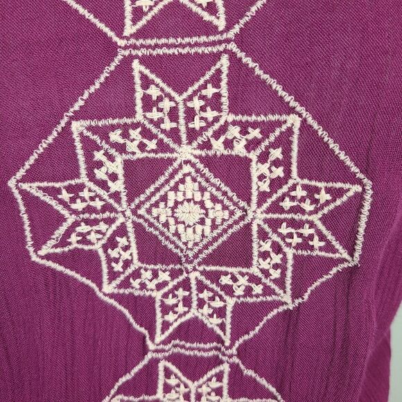 Burgundy Geometric Aztec Print Embroidered Keyhole Back Romper Small - Picture 3 of 16